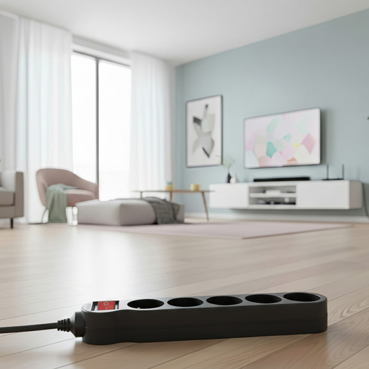 Maclean Energy power strip MCE183 Förlängningskabel med 5 uttag med strömbrytare