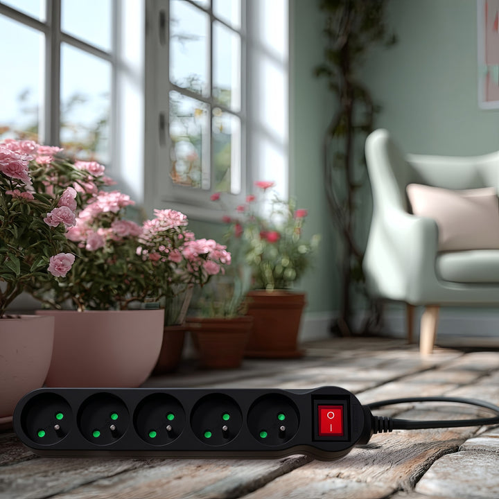 Maclean Energy power strip MCE183 Förlängningskabel med 5 uttag med strömbrytare