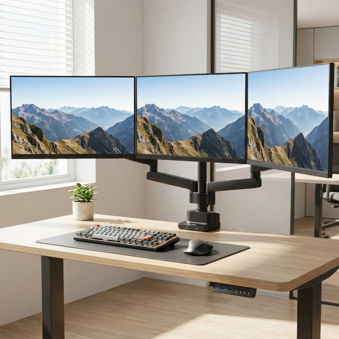 Maclean skrivbordsfäste för 3 LCD-skärmar, VESA 75x75 och 100x100, 2x USB 3.0, 17-27", 3x7kg, MC-811