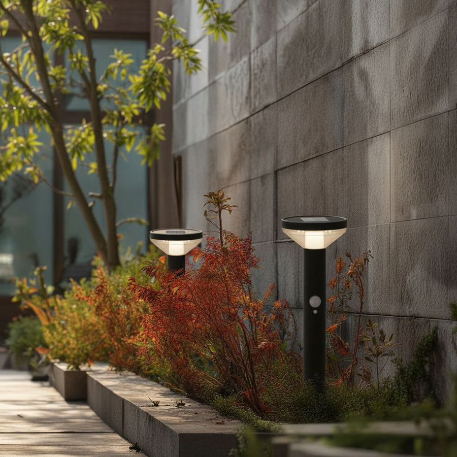 Solar LED-lampa med Maclean-sensor, svart, IP44, 3 ljuslägen, Li-ion 18650 batteri 3,7V 1200 mAh, knock-in, MCE465 B