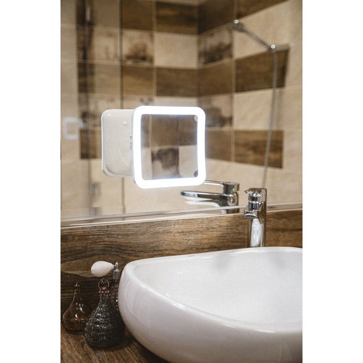 Badrumsspegel, vridbar med LED-belysning CR 2169