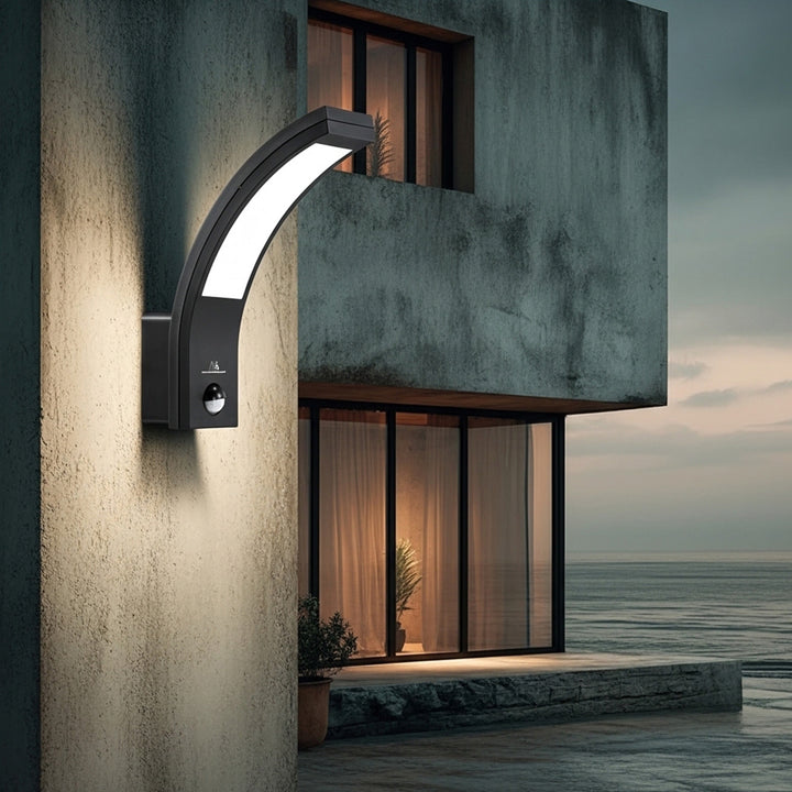 LED-lampa med Maclean-rörelsesensor, PIR-rörelsesensor, svart, 10W, IP54, 750lm, neutralvit (4000K) MCE244 B