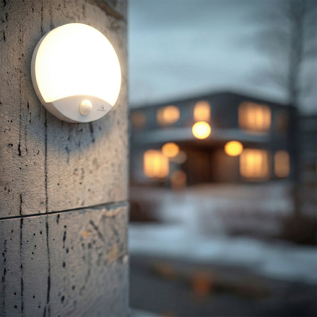 Maclean MCE357 LED Lampa Med Infraröd Rörelsedetektor Räckvidd Upp Till Max 9 m 10W IP44 Naturvit 4000K 900lm IP44 För Utomhus- Och Inomhusbruk