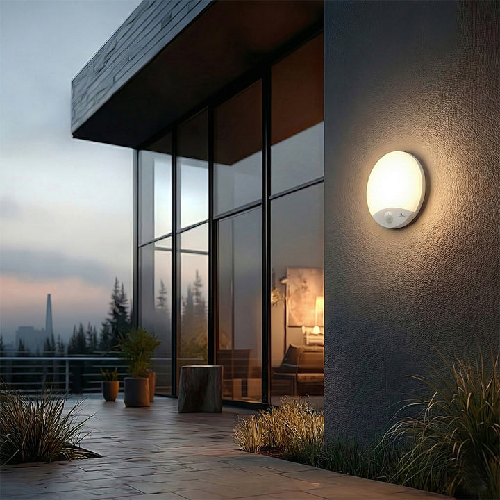 Maclean MCE357 LED Lampa Med Infraröd Rörelsedetektor Räckvidd Upp Till Max 9 m 10W IP44 Naturvit 4000K 900lm IP44 För Utomhus- Och Inomhusbruk