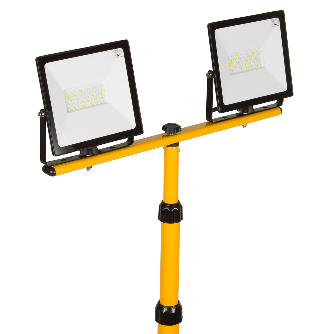 2x Halogen strålkastare MCE550 vit 4000 lm + stativ MCE583