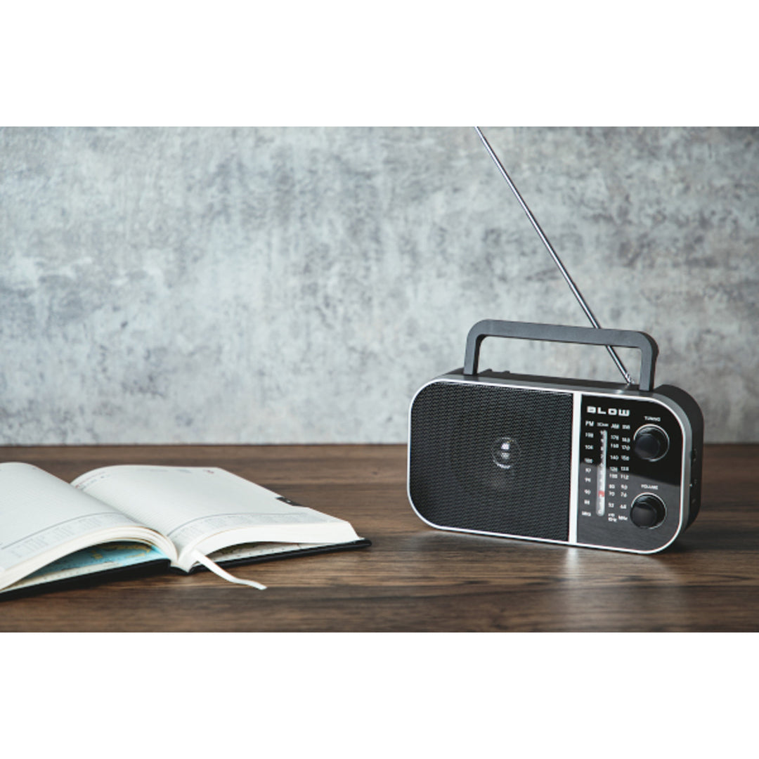 Bärbar analog radio AM/FM RA6 batteri- och nätdriven Blow