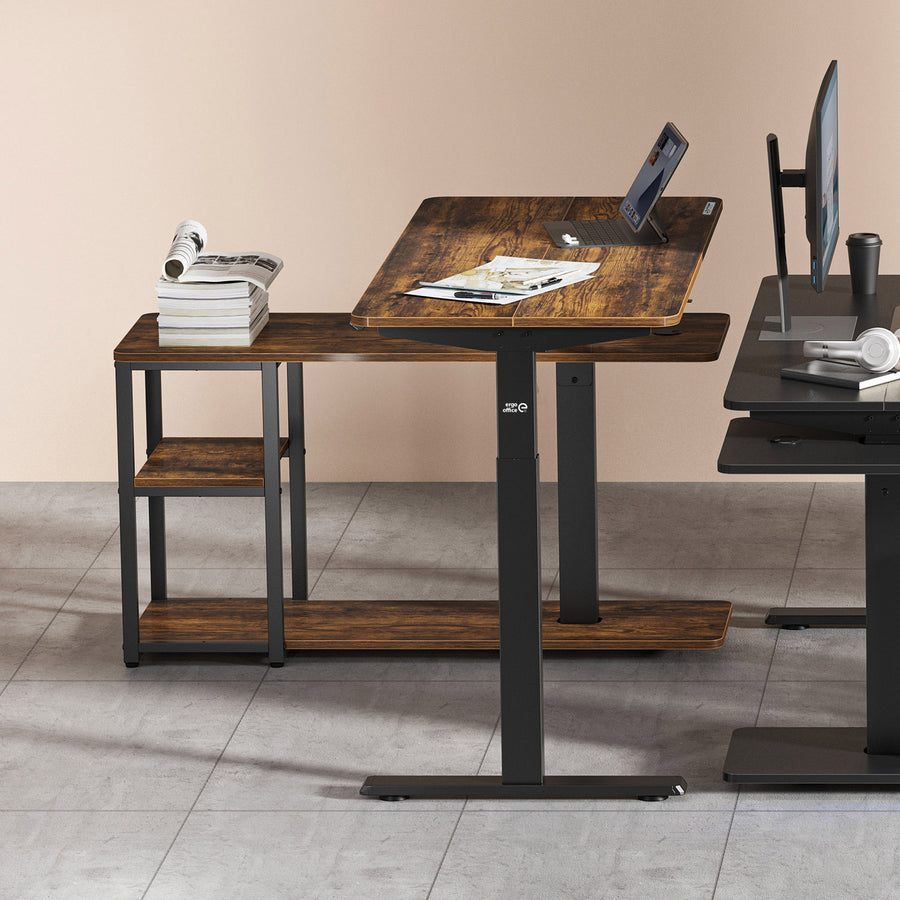 Ergo Office elektriskt lyftbord, max. höjd 121cm, max. 70 kg, med bordsskiva och hyllor, för stående och sittande, rustikbrun, ER-450, 2 delar