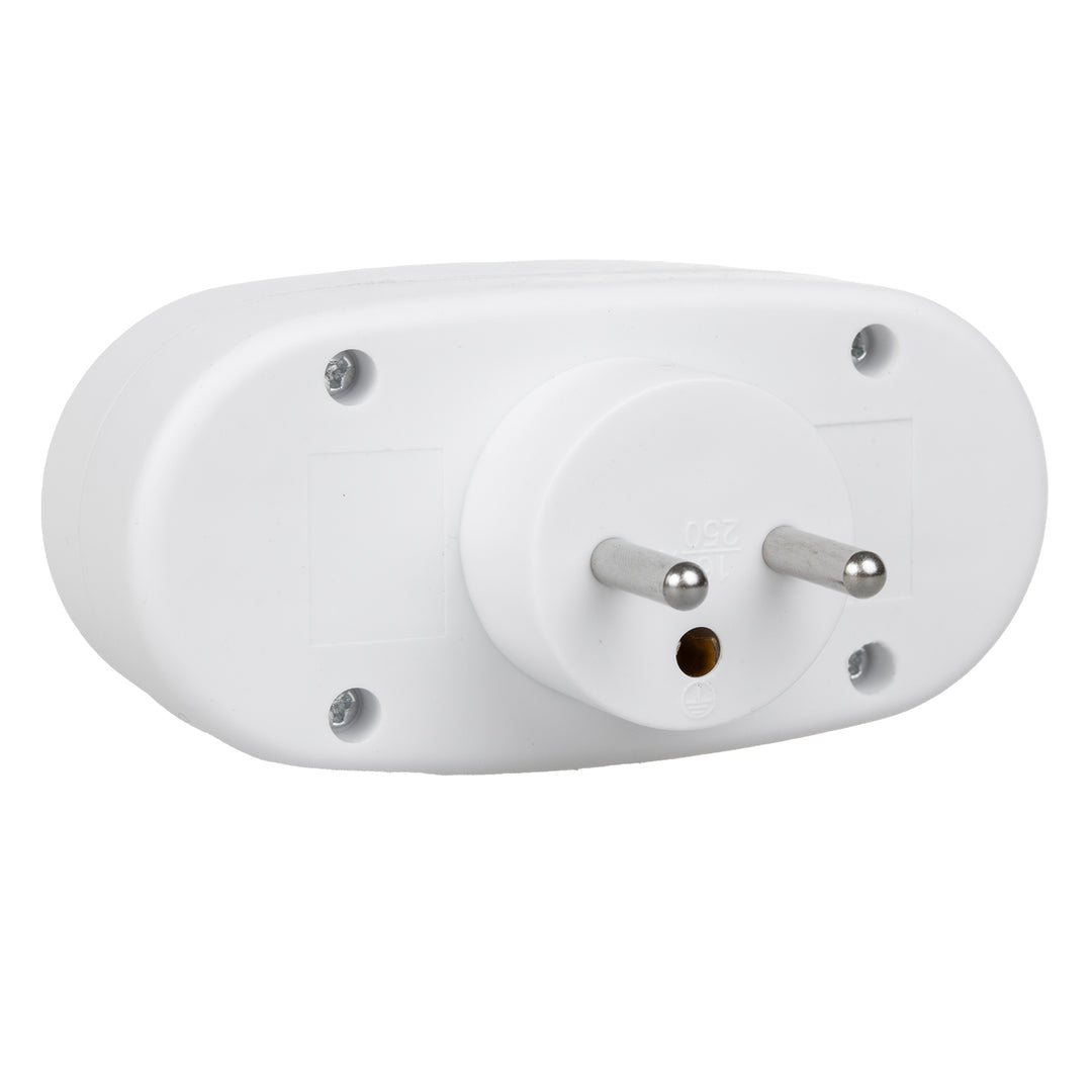 Maclean-uttag, splitter med 2 uttag och på/av-brytare, typ E, 2x16A, MCE337 E
