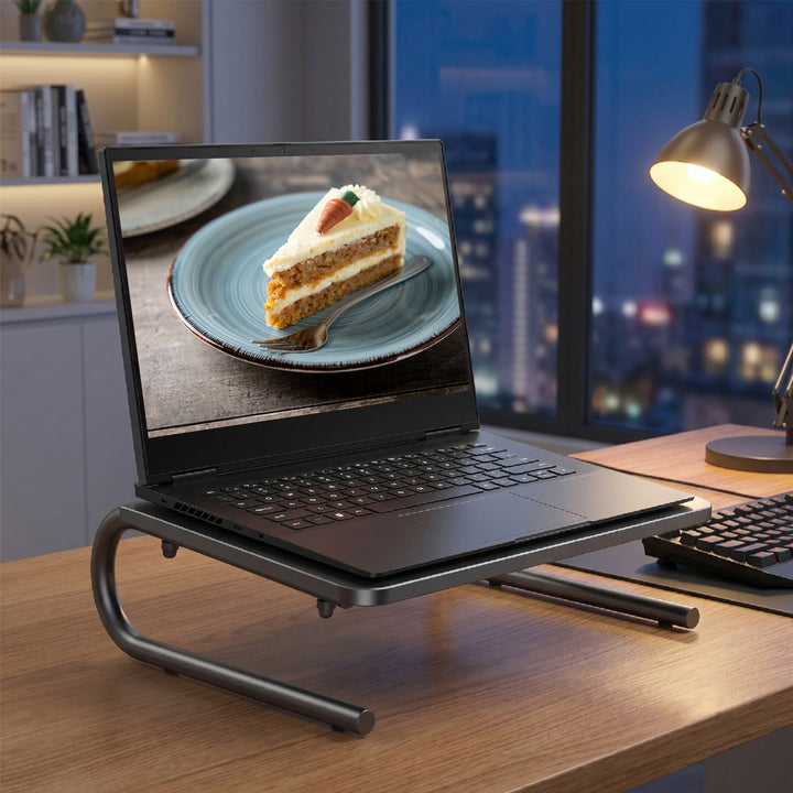 Maclean skärm- och laptopstativ, modell MC-948, passar skärmar och laptops på 13-32 tum. Effektivt förbättrar arbetsytan och ergonomin.