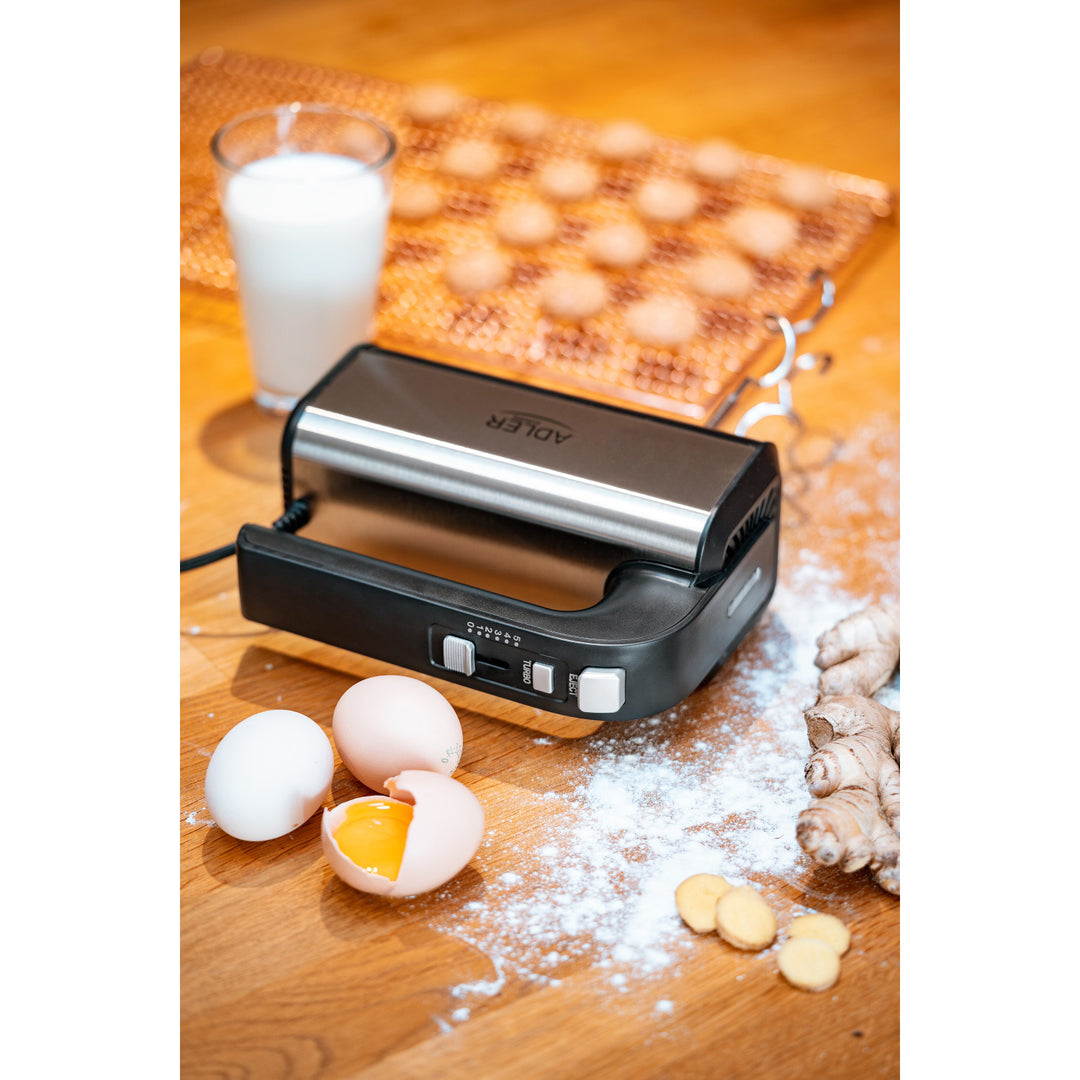 Handmixer Adler, 5 hastigheter, 800W, Turbo-funktion, AD 4225