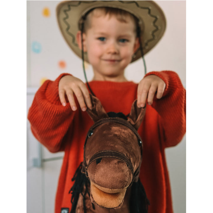 Teddykompaniet plyschhäst, träpinne, tyglar, 80 cm, T-TED-03002