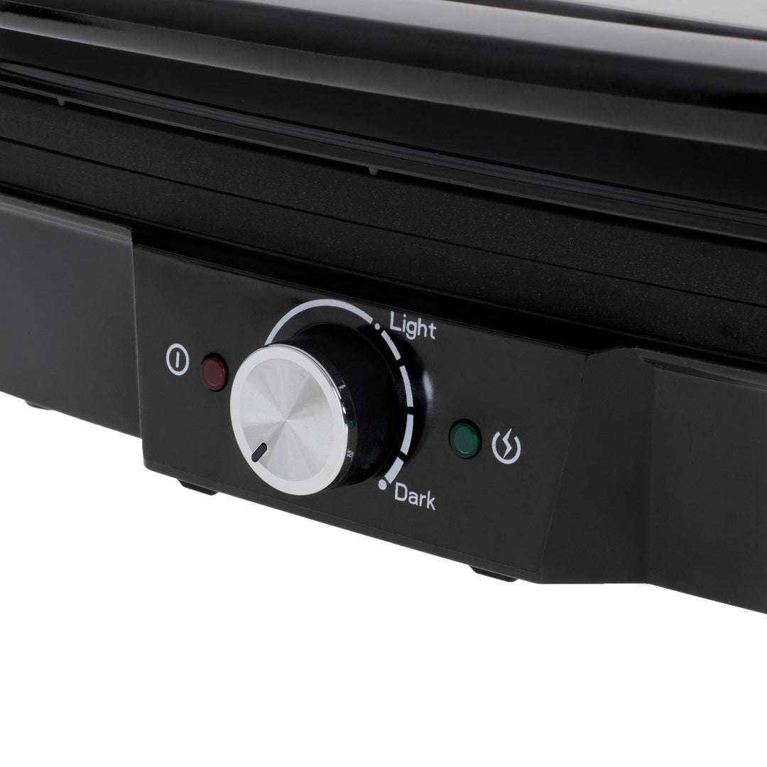 Camry elektrisk grill, stor yta 28x23 cm, temperaturreglering, maximal effekt 2500 W, CR 3053
