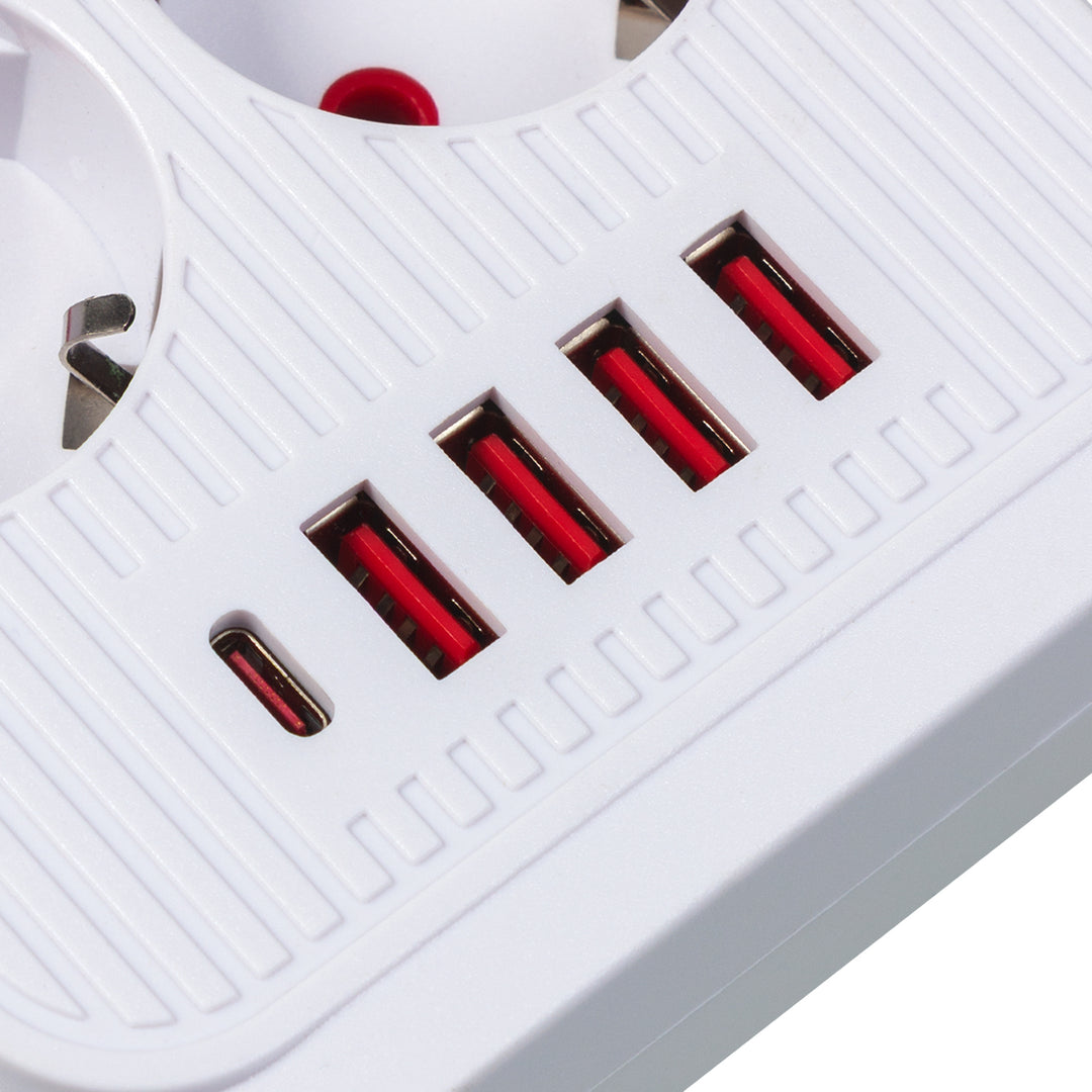 Maclean grenuttag, förlängningskabel 6 uttag + 4xUSB, 110-240V AC 50/60Hz, 2,1A max 2500W, 1,5 m, vit, MCE389 W