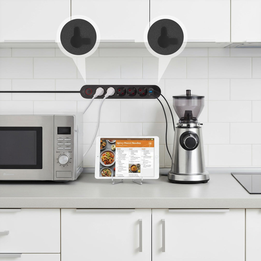Maclean grenuttag, förlängningskabel 5 uttag + 3xUSB, 110-240V AC 50/60Hz, 2,1A max 2500W, 1,5m, svart, MCE395 B