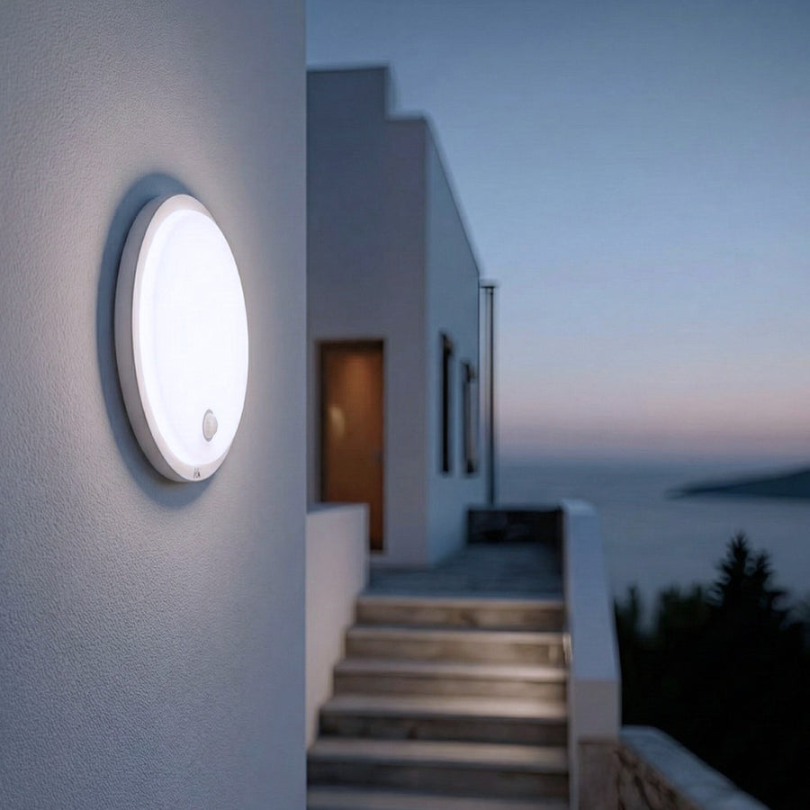 LED-lampa med rörelsesensor Maclean, PIR-sensor, vit, 10 W, IP65, 1000 lm, neutral färg, MCE525 W