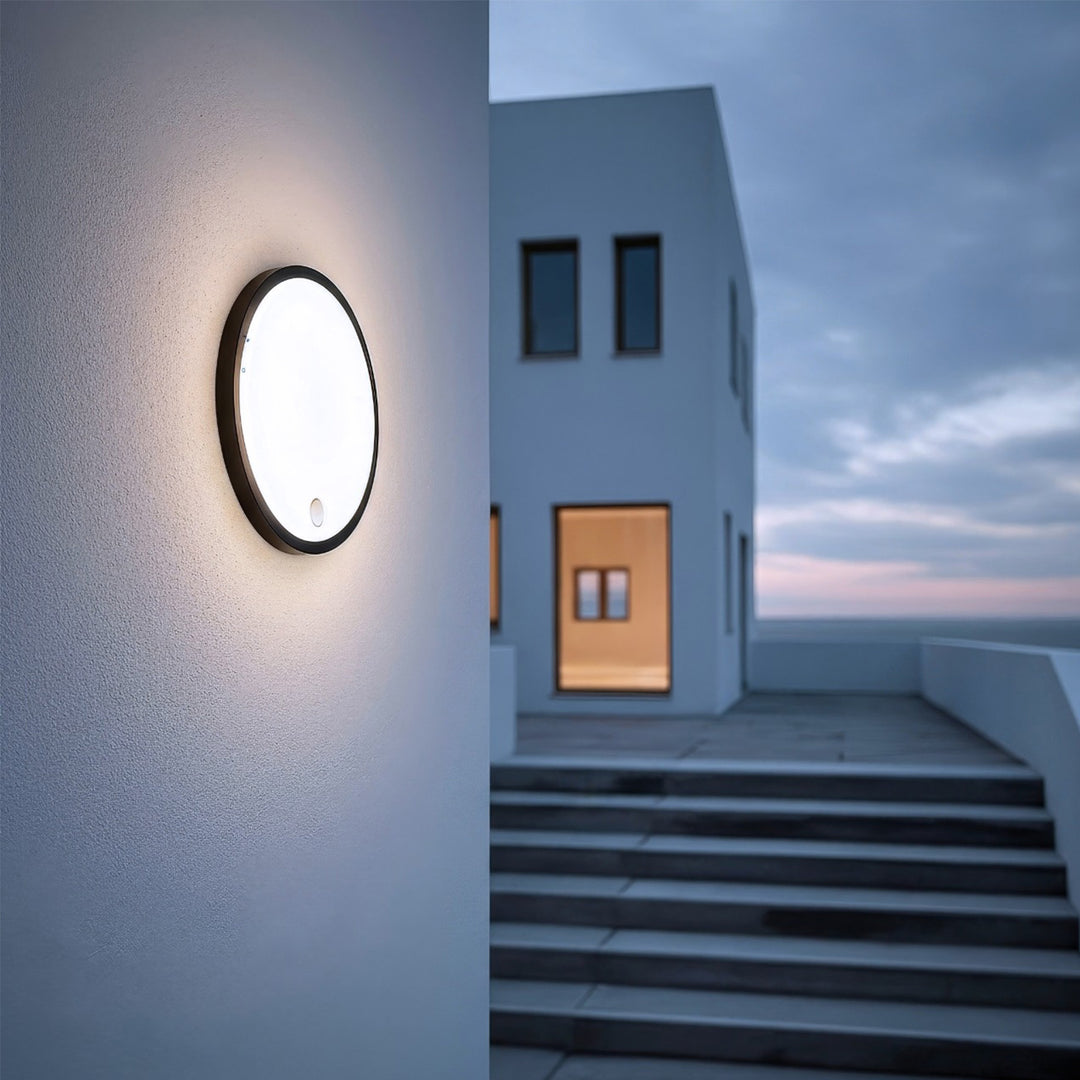 LED-lampa med rörelsesensor Maclean, PIR-sensor, svart, 10 W, IP65, 1000 lm, neutral färg, MCE525 B