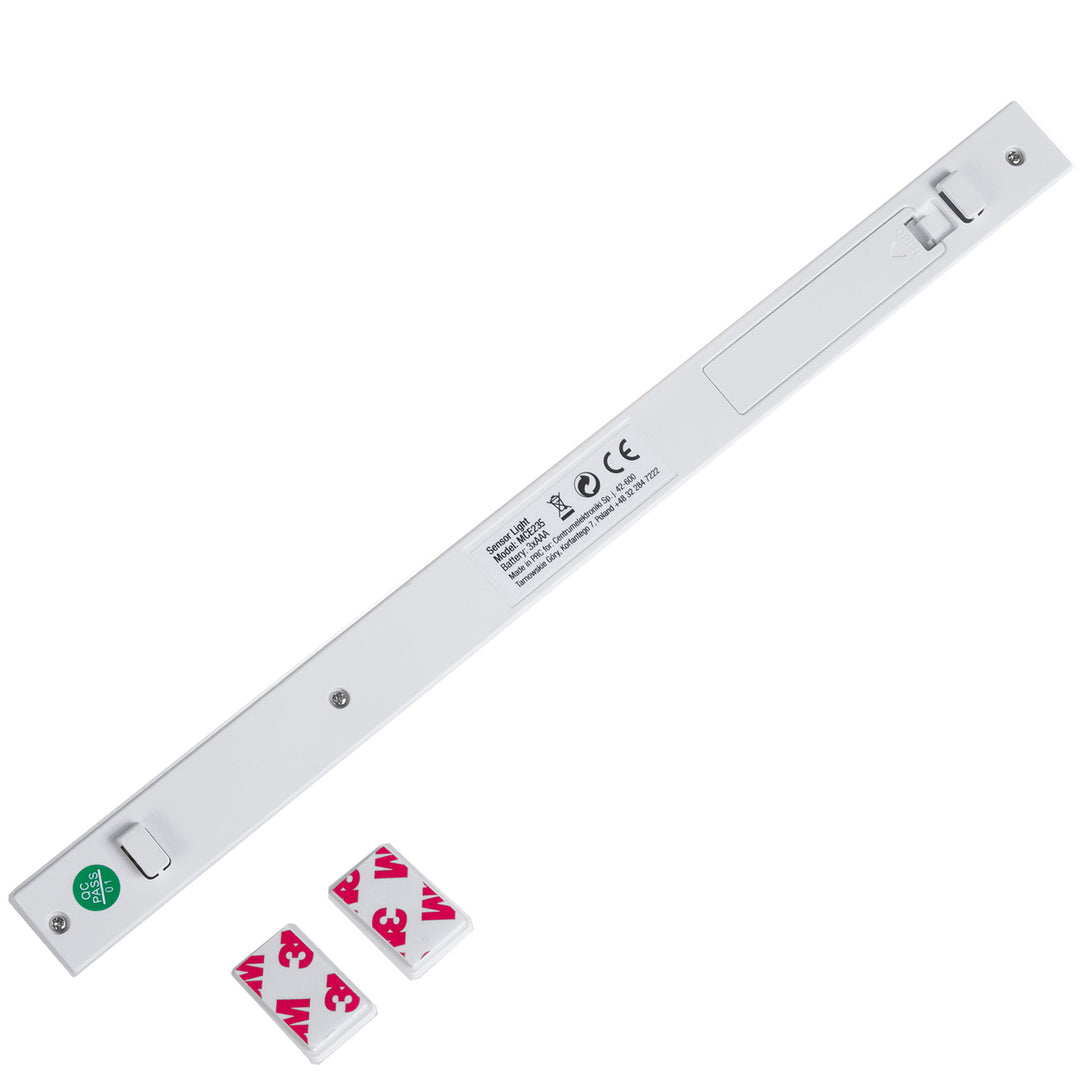 Maclean LED-lampa, med rörlig sensor, krok, ON/OFF/AUTO, temp. 4000K, räckvidd 3m, MCE235 + 3x Varta Industrial AAA alkaliska batterier