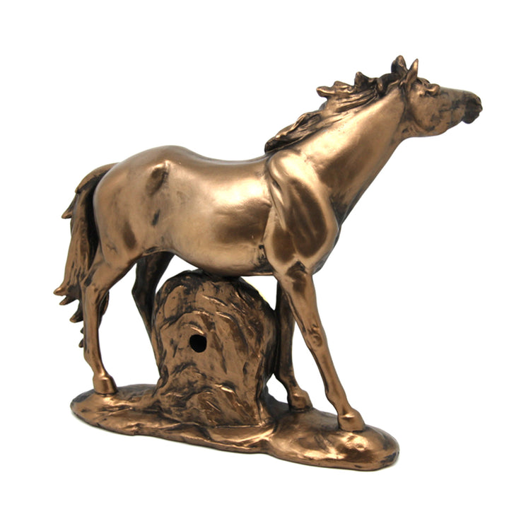Figurin av stående häst, klocka, dekorativ skulptur i brons, drottning Isabel