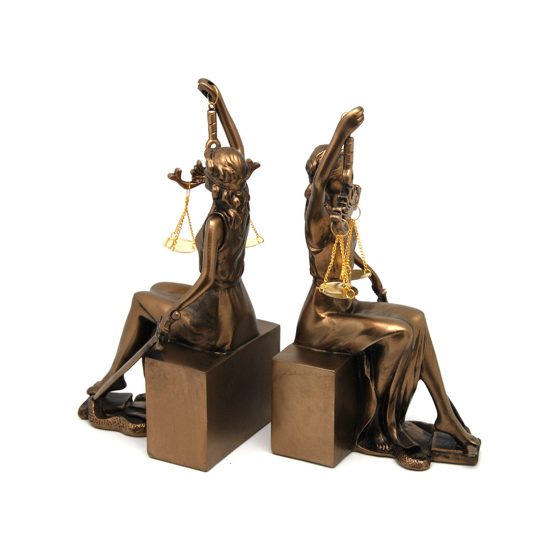 Figuriner av Themis med våg och svärd, bokstöd, drottning Isabel, 2 st