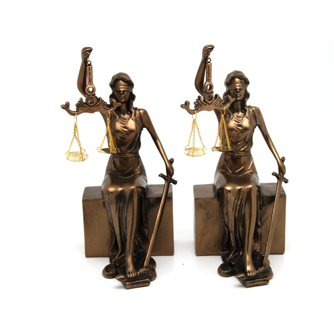 Figuriner av Themis med våg och svärd, bokstöd, drottning Isabel, 2 st