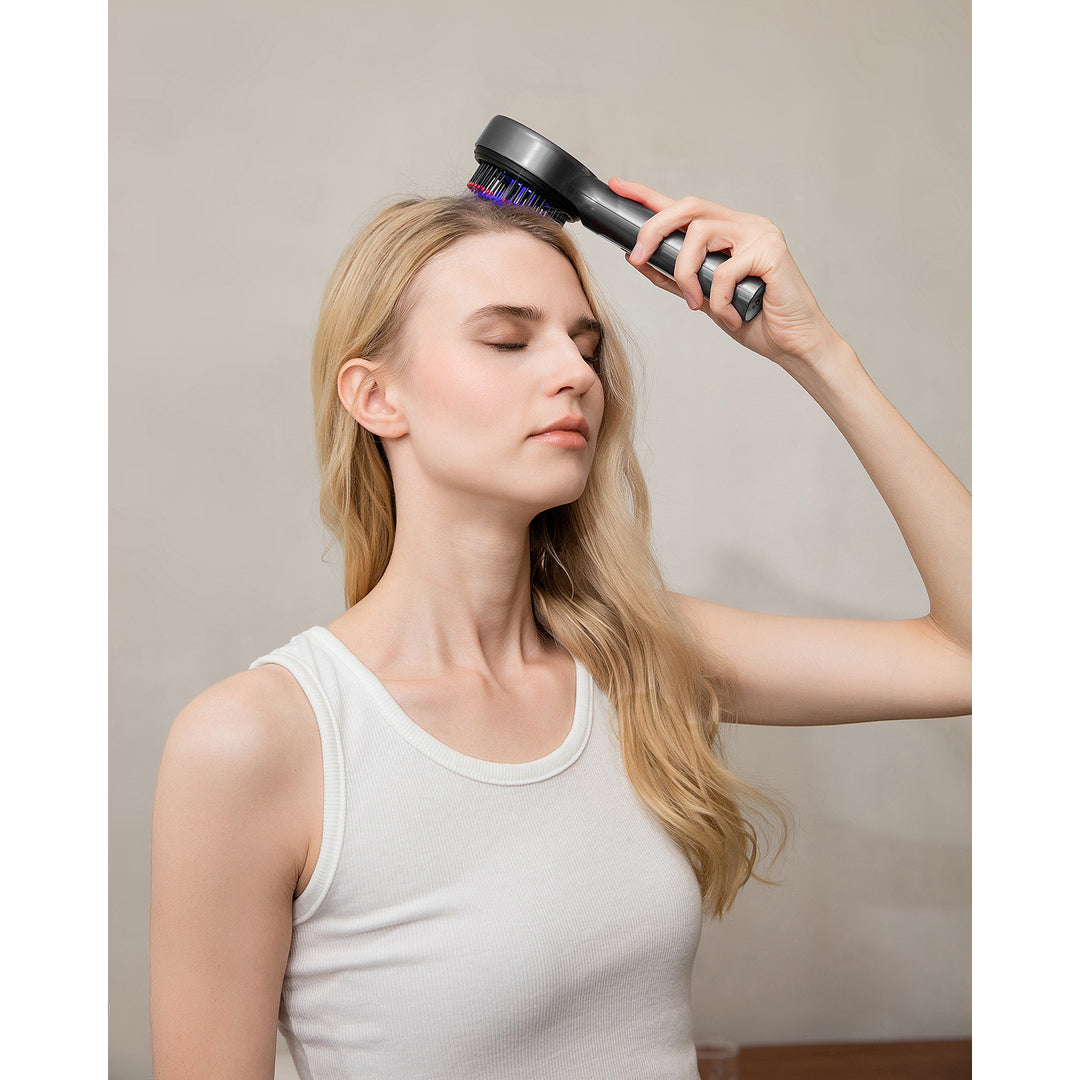REGENERATING HAIRBRUSH MASSAGER Massageborste för hår och hårbotten MT6537