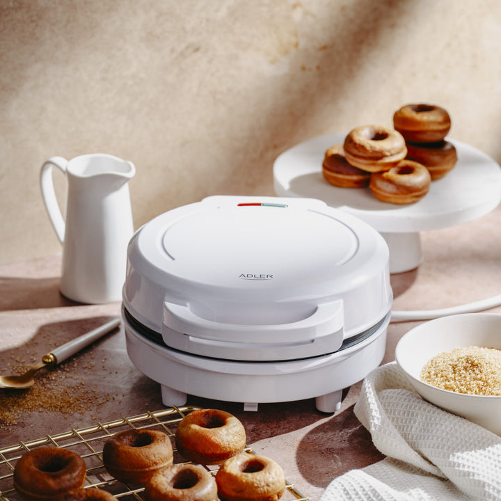 Doughnutmaker Adler, för 7 munkar, non-stick beläggning, vit, 1500W, AD 3075