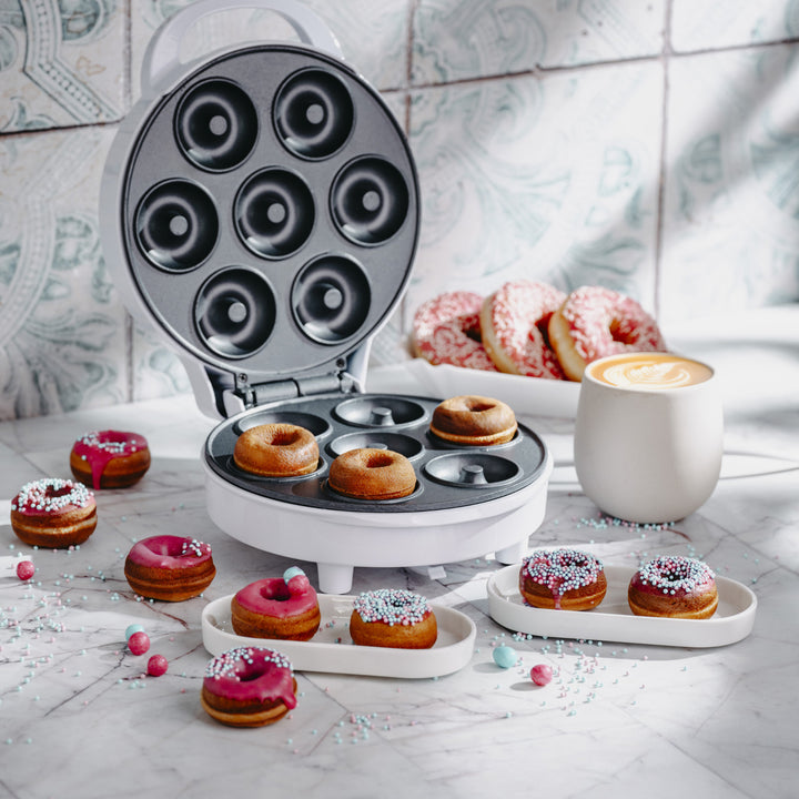 Doughnutmaker Adler, för 7 munkar, non-stick beläggning, vit, 1500W, AD 3075