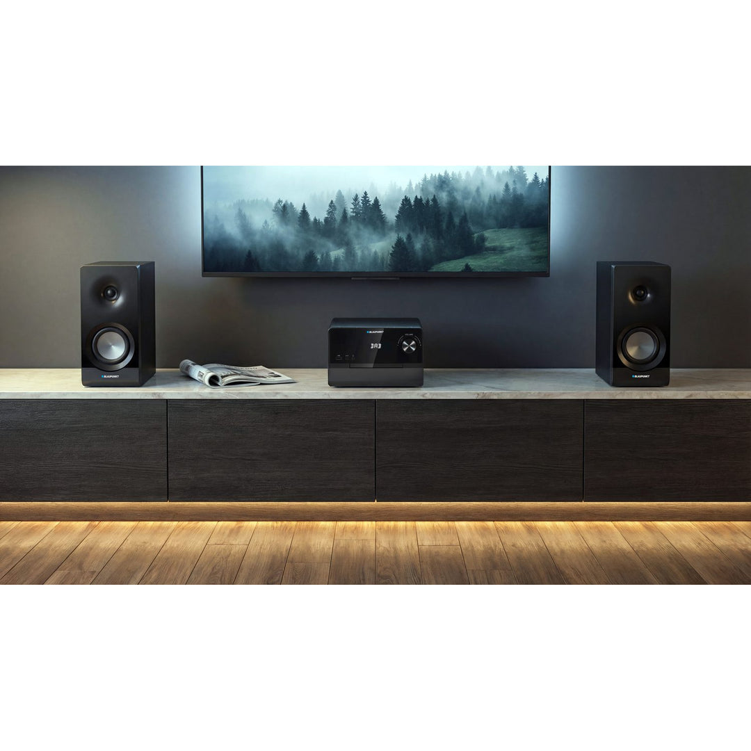 Blaupunkt mikrotorn, effekt 100 W RMS, DAB+-tuner, LED-display, FM-radio, teleskopantenn ingår, HDMI ARC-anslutning, CD/MP3/USB/BT, klocka med alarmfunktion, MS49DAB
