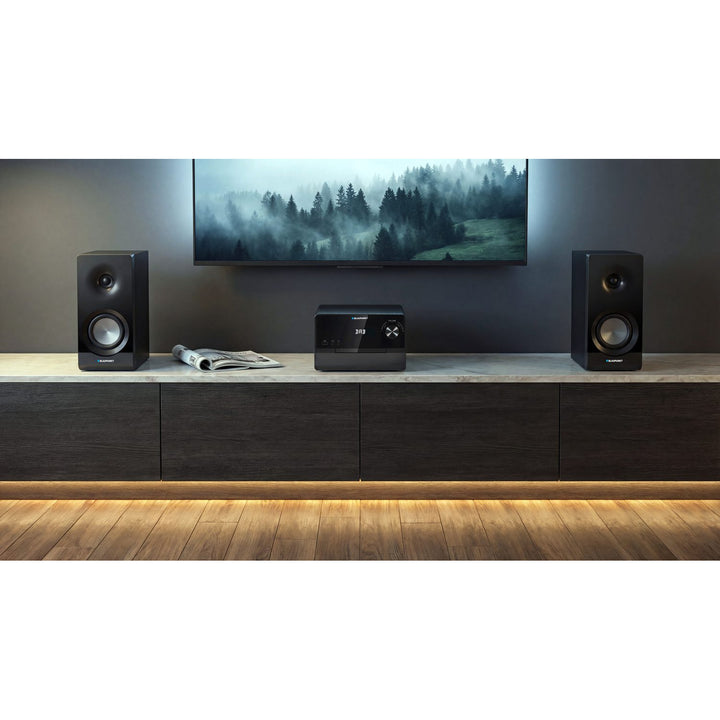 Blaupunkt mikrotorn, effekt 100 W RMS, DAB+-tuner, LED-display, FM-radio, teleskopantenn ingår, HDMI ARC-anslutning, CD/MP3/USB/BT, klocka med alarmfunktion, MS49DAB