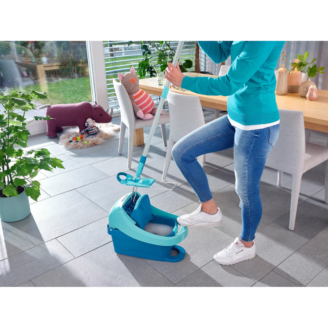 Profi-set från Leifheit, mopp och hink på hjul, fotpressning, enkel tömning, volym 8 liter, Micro duo-moppdukssats, 55096