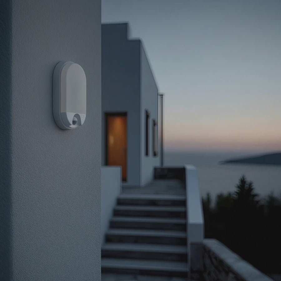 MCE340 LED-lampa med infraröd rörelsesensor - 1100lm 15W IP54, naturligt ljus (4000K)