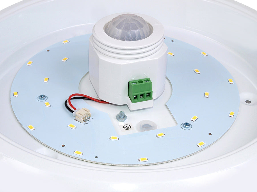 12W LED-taklampa med PIR-rörelsesensor och nödströmförsörjning, 6m räckvidd Maclean Energy MCE131 ACU