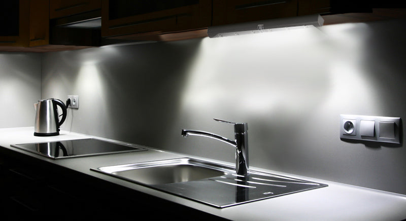 Maclean 6LED kökslampa under skåp, avlång, med rörelsesensor, 5xAA, MCE123