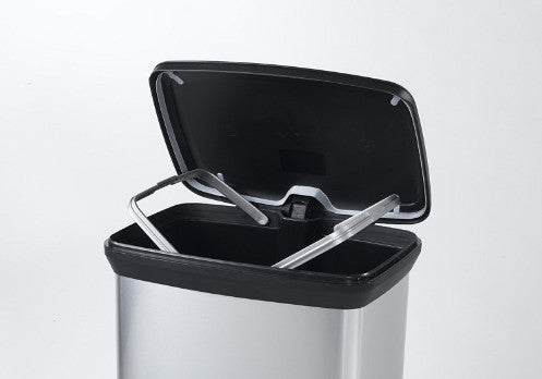 Soptunna CURVER-kapacitet 50L silverfärg med pedal