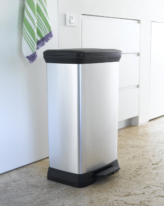 Soptunna CURVER-kapacitet 50L silverfärg med pedal