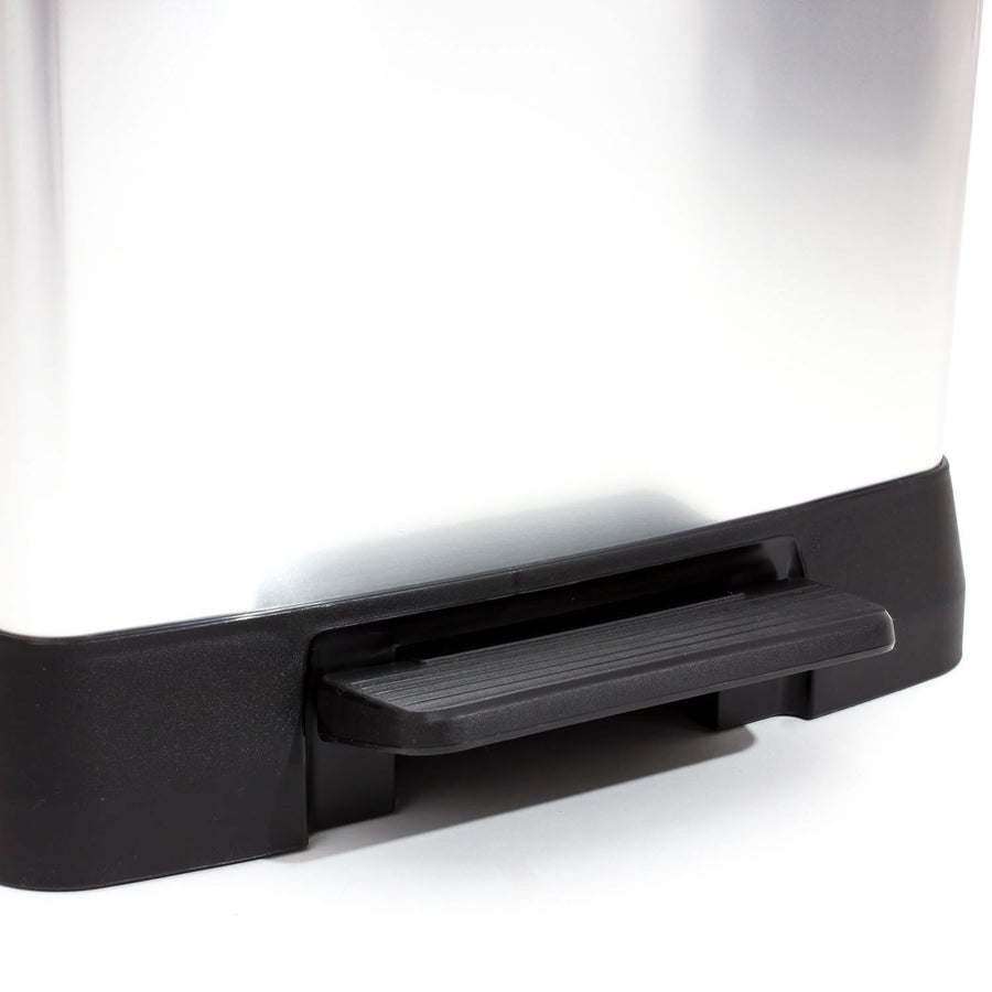 Soptunna CURVER-kapacitet 50L silverfärg med pedal