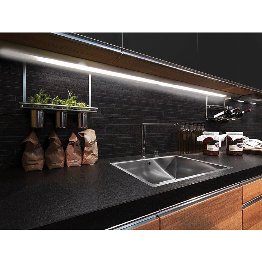 Maclean Energy MCE246 Linjär LED-modul för underskåpslampa - fungerar endast med MCE245