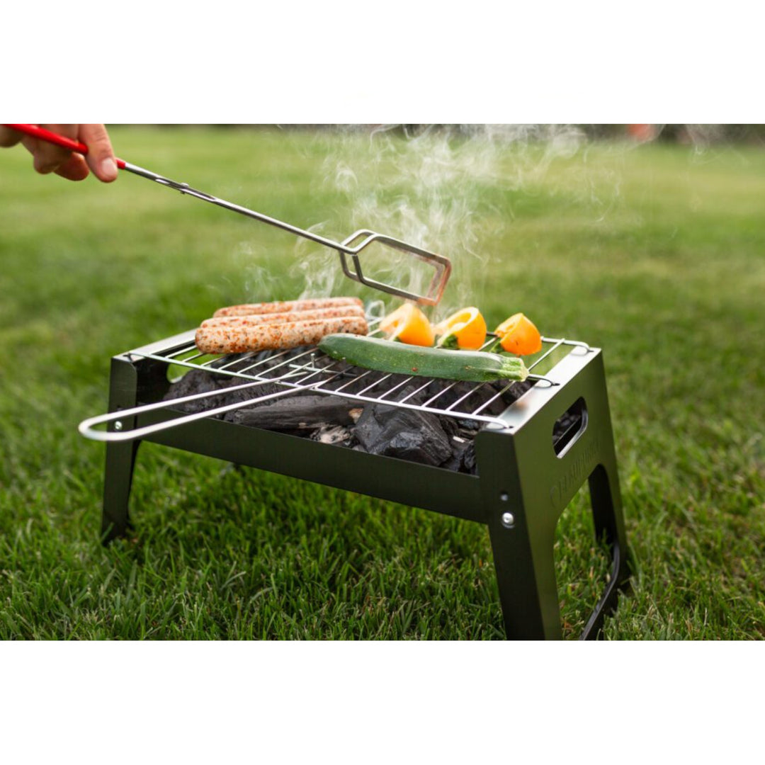 Blaupunkt GC101 Tragbarer Grill Grillkoffer mit klappbaren Füßen Grillfläche 33 x 20 cm Pulverbeschichtete Stahlkonstruktion Grillrost aus Edelstahl