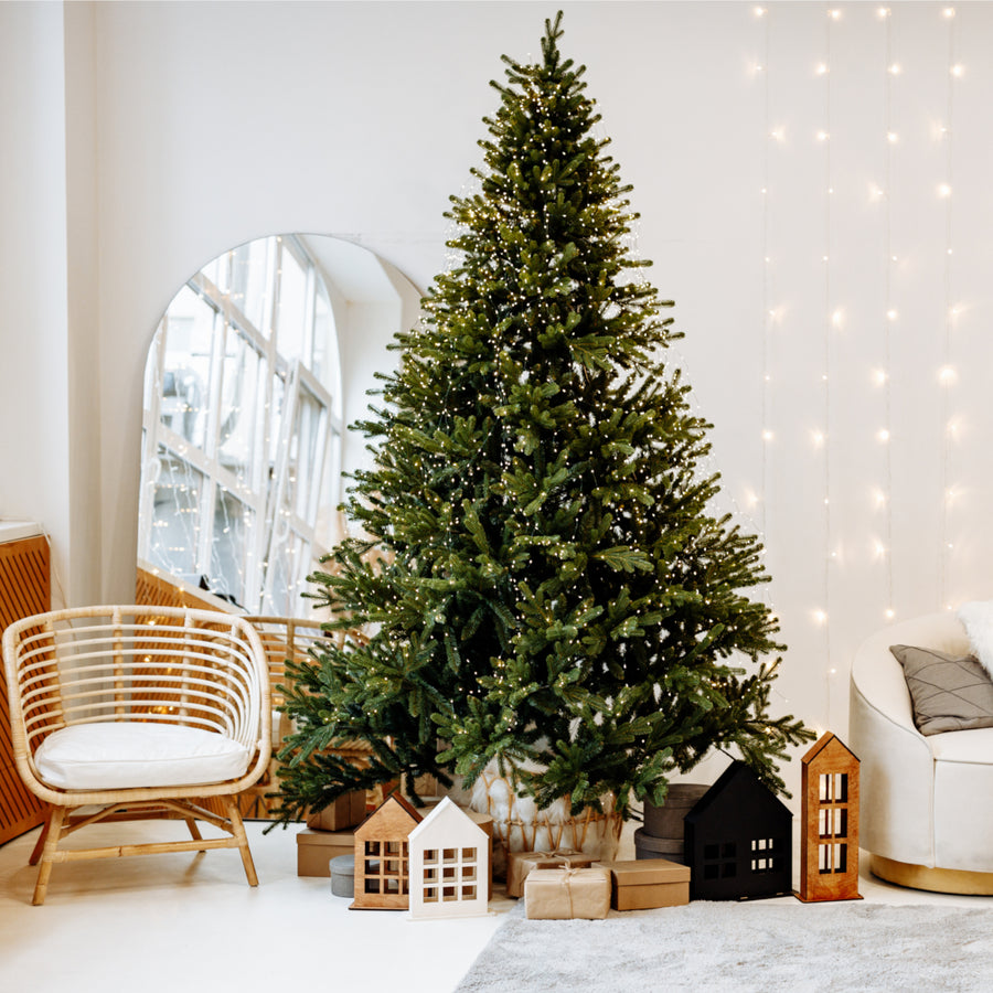 Novatom Premium PVC Konstgjord Julgran Diamond Tall 250 - Hög Kvalitet